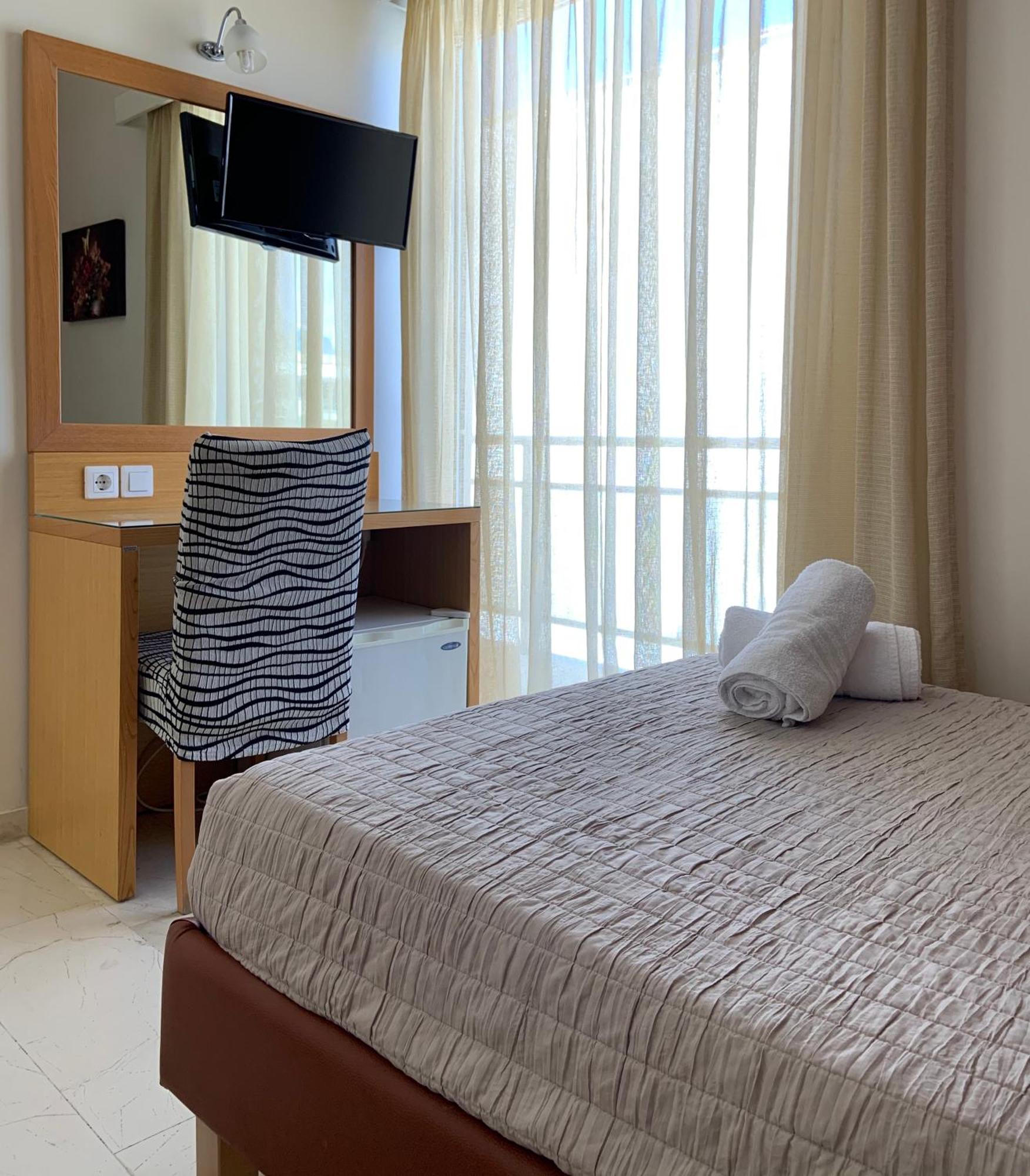 Hotel Flisvos